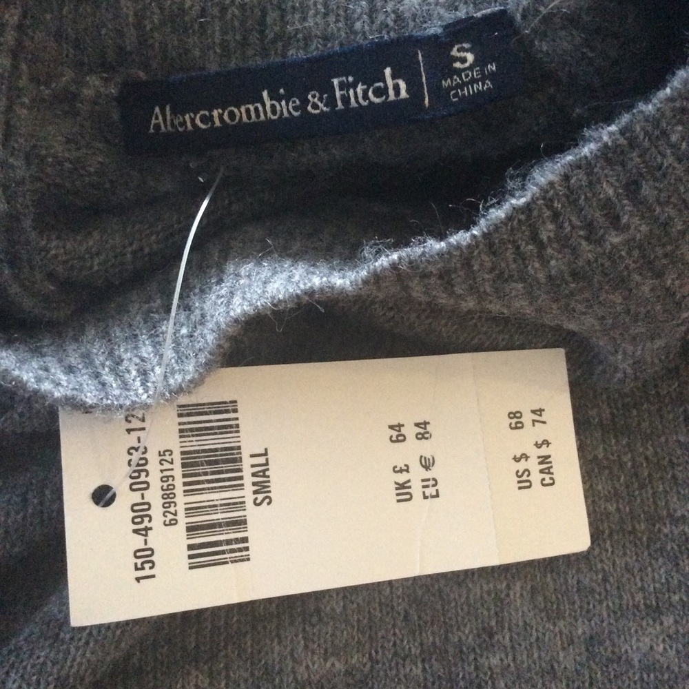 A&F Three Button Closure Sweater - Picture 4 of 9